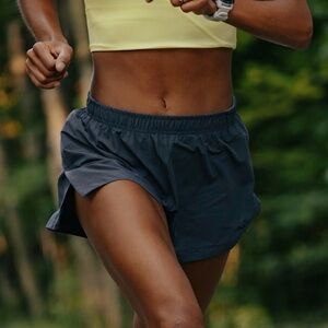 Tracksmith Women’s Harrier Shorts Running Small Black/Dark Grey